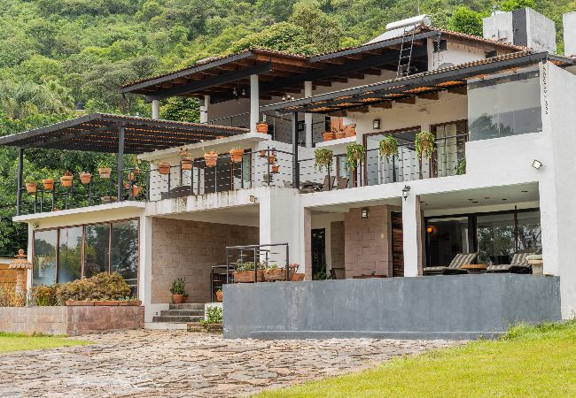 Villa in Valle de Bravo - Casa Pancho