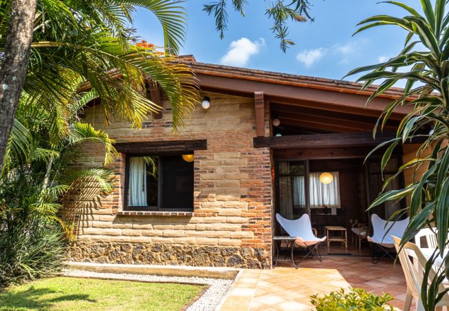 Cabin in Tepoztlán - Tepoztlán Cabin with Mountain Views